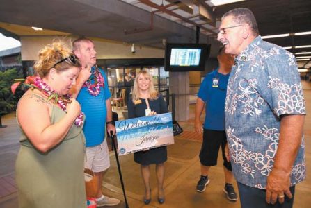 Mayor welcomes wounded warrior, wife to Maui